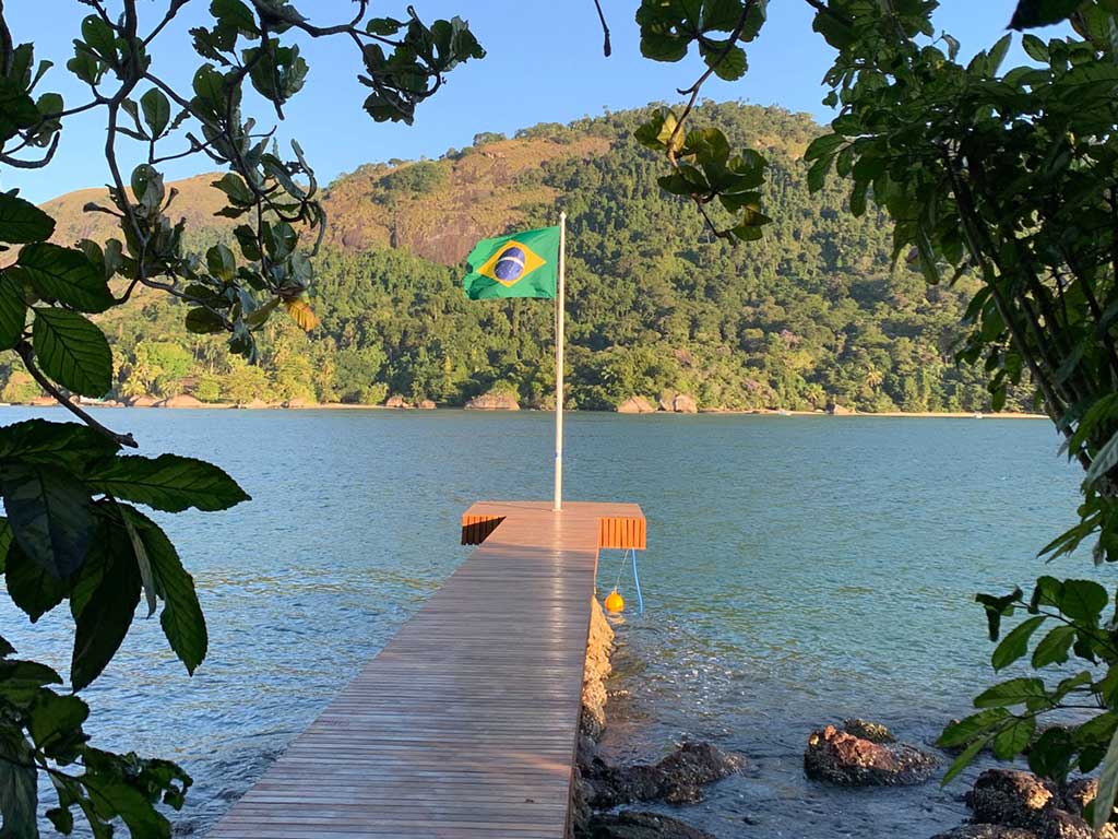 Deck com a bandeira do Brasil